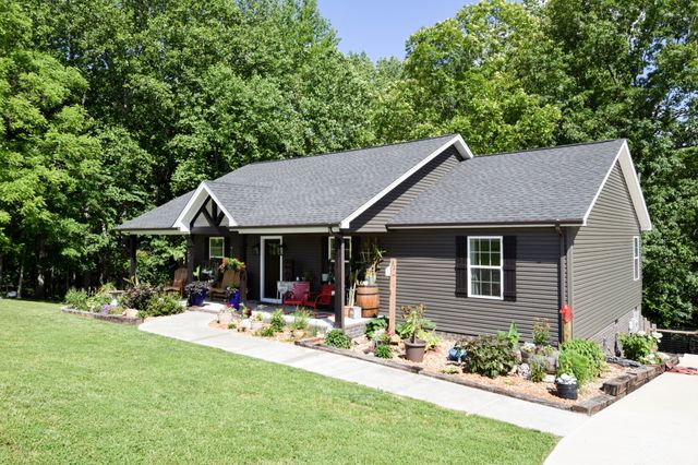 421 Marlin Ln, Westmoreland, TN 37186