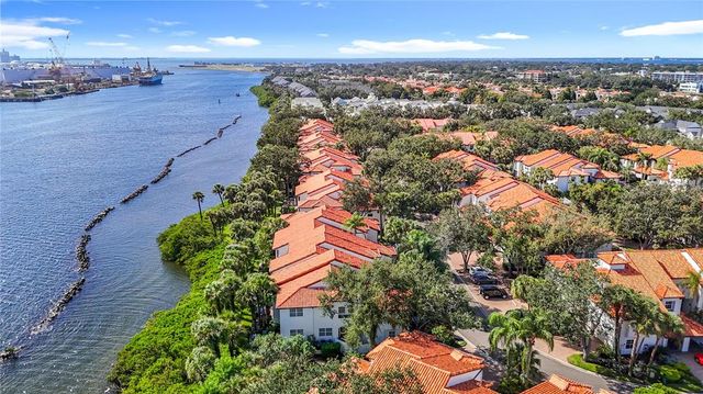 1119 SHIPWATCH CIRCLE, Tampa, FL 33602
