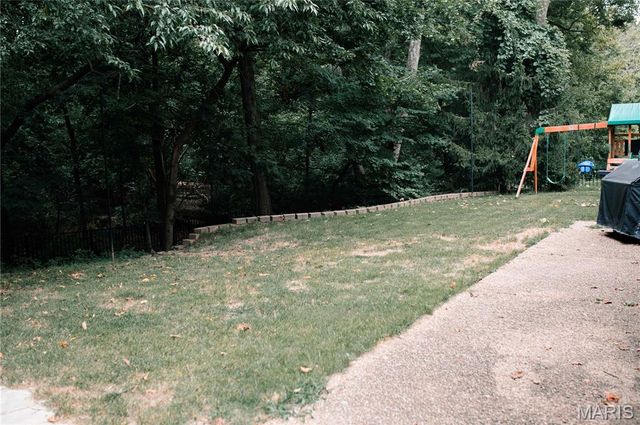 2045 Country Field Drive, Chesterfield, MO 63017