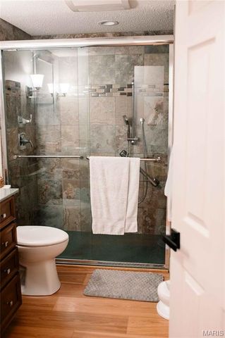 2045 Country Field Drive, Chesterfield, MO 63017