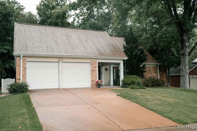 2045 Country Field Drive, Chesterfield, MO 63017