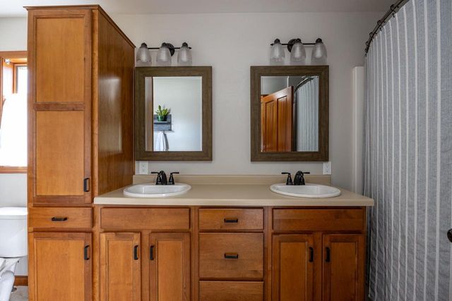 217 HOWARD DRIVE, Hortonville, WI 54944