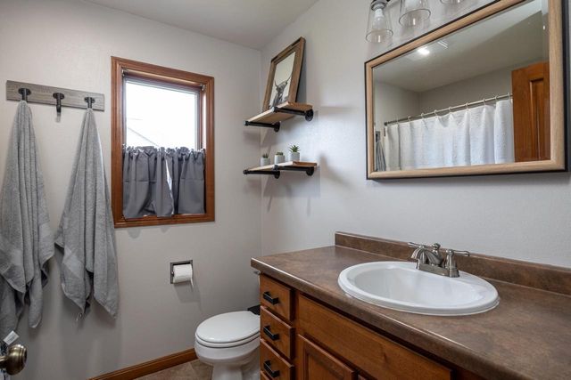 217 HOWARD DRIVE, Hortonville, WI 54944