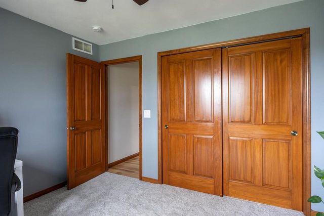 217 HOWARD DRIVE, Hortonville, WI 54944