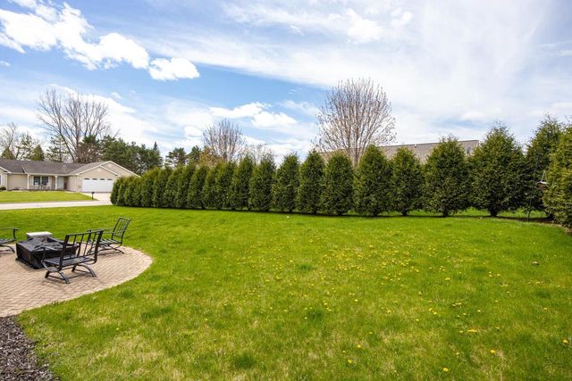 217 HOWARD DRIVE, Hortonville, WI 54944