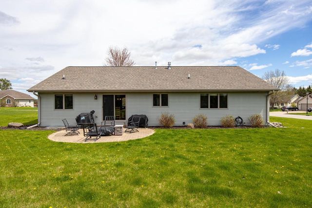 217 HOWARD DRIVE, Hortonville, WI 54944