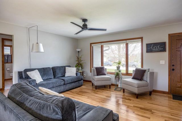 217 HOWARD DRIVE, Hortonville, WI 54944