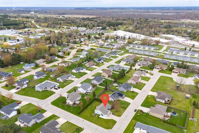 217 HOWARD DRIVE, Hortonville, WI 54944