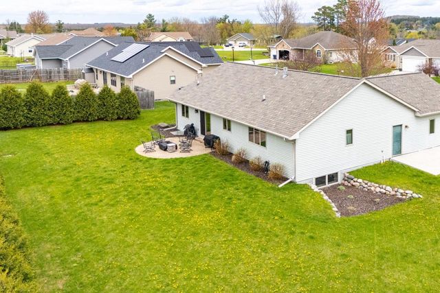 217 HOWARD DRIVE, Hortonville, WI 54944