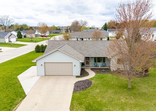 217 HOWARD DRIVE, Hortonville, WI 54944