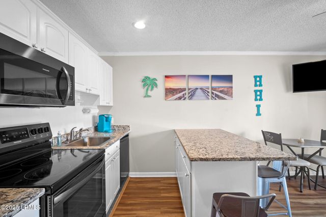 40 Folly Field Rd Apt B114, Hilton Head Island, SC 29928