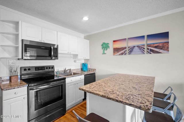 40 Folly Field Rd Apt B114, Hilton Head Island, SC 29928