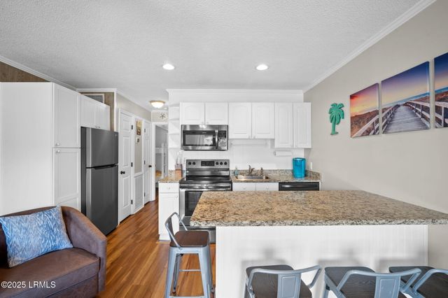 40 Folly Field Rd Apt B114, Hilton Head Island, SC 29928