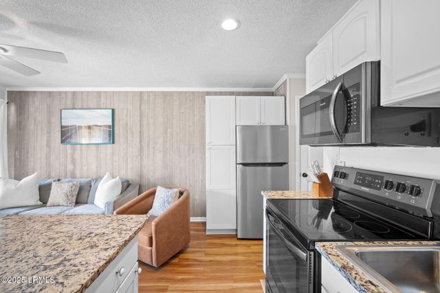 40 Folly Field Rd Apt B114, Hilton Head Island, SC 29928