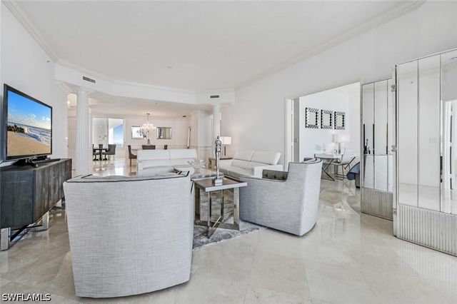 7117 Pelican Bay BLVD 1903, Naples, FL 34108