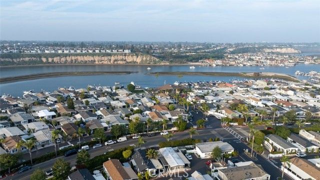 307 Lexinton Circle, Newport Beach, CA 92660