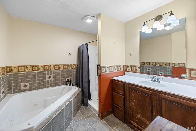 907 Woodmere Drive, Lafayette, IN 47905