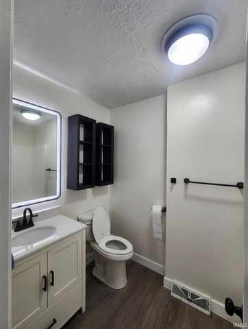 907 Woodmere Drive, Lafayette, IN 47905