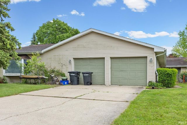 907 Woodmere Drive, Lafayette, IN 47905