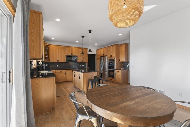 9465 Glacier Road, Minnetrista, MN 55375