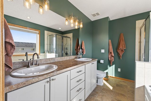 9465 Glacier Road, Minnetrista, MN 55375