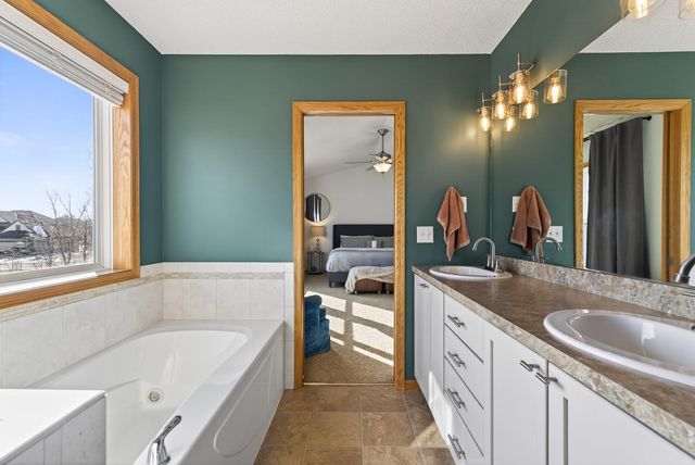 9465 Glacier Road, Minnetrista, MN 55375