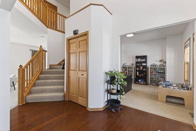 9465 Glacier Road, Minnetrista, MN 55375