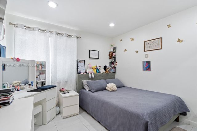 5546 S Lakewood Cir S C, Margate, FL 33063