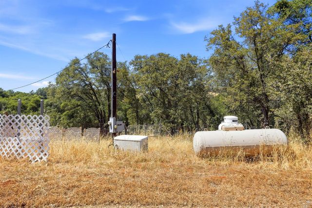 6651 Gallagher Rd, Pilot Hill, CA 95664