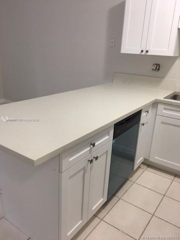 16614 NW 72nd Pl, Miami Lakes, FL 33014