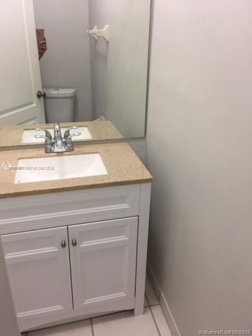 16614 NW 72nd Pl, Miami Lakes, FL 33014