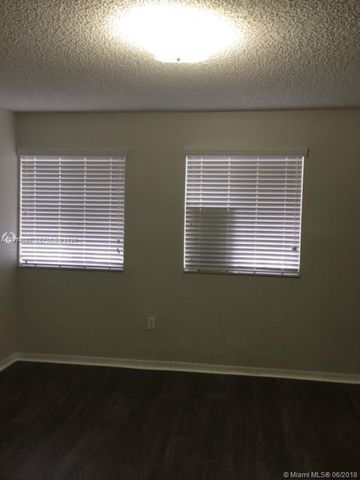 16614 NW 72nd Pl, Miami Lakes, FL 33014