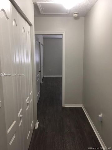 16614 NW 72nd Pl, Miami Lakes, FL 33014