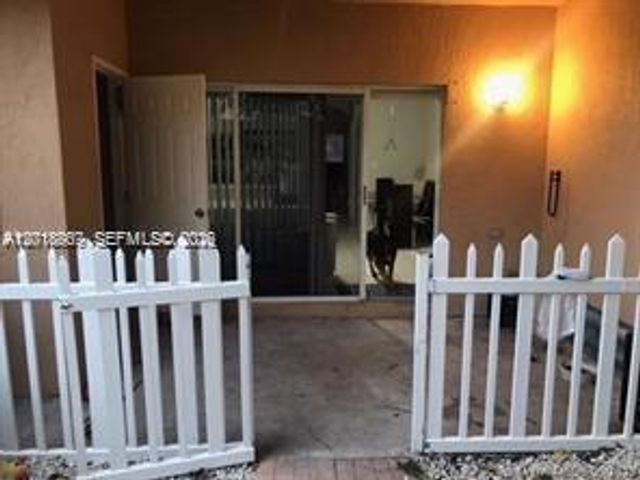 16614 NW 72nd Pl, Miami Lakes, FL 33014