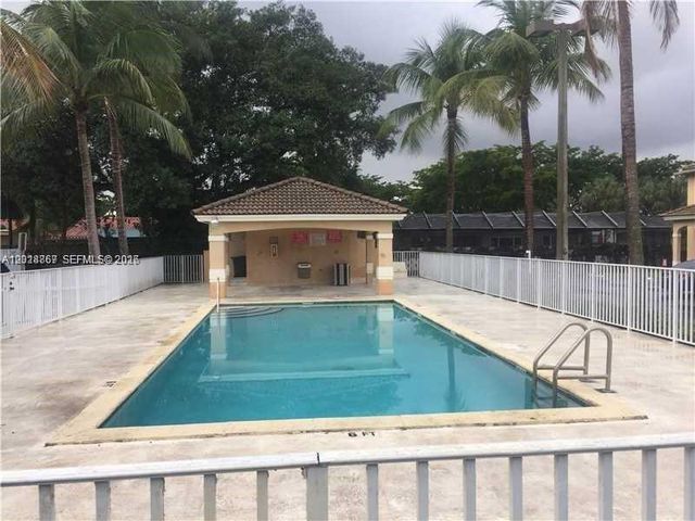 16614 NW 72nd Pl, Miami Lakes, FL 33014