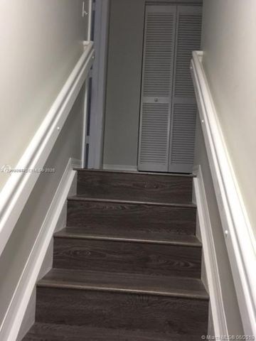 16614 NW 72nd Pl, Miami Lakes, FL 33014