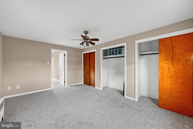 18 CENTER AVE, Willow Grove, PA 19090