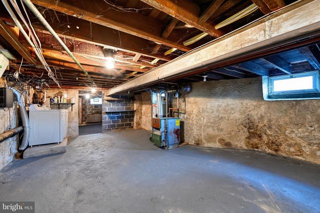 18 CENTER AVE, Willow Grove, PA 19090