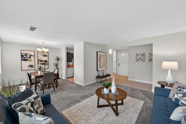 6742 Park Riviera Way, Sacramento, CA 95831