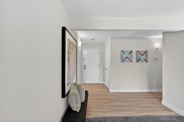 6742 Park Riviera Way, Sacramento, CA 95831