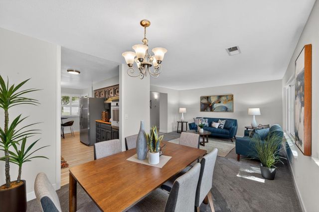 6742 Park Riviera Way, Sacramento, CA 95831