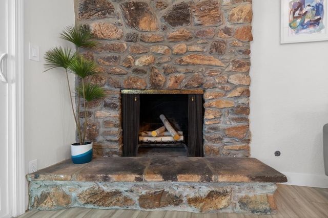 6742 Park Riviera Way, Sacramento, CA 95831