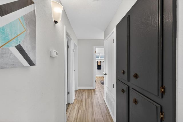 6742 Park Riviera Way, Sacramento, CA 95831