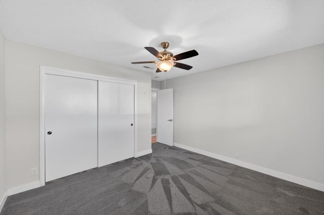 6742 Park Riviera Way, Sacramento, CA 95831