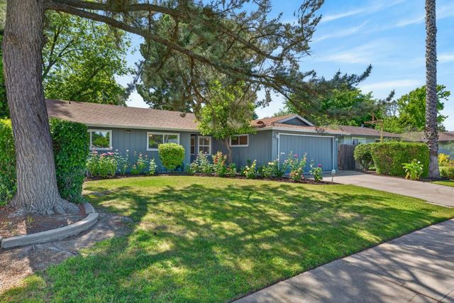6742 Park Riviera Way, Sacramento, CA 95831