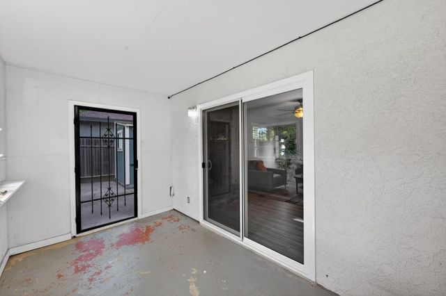 6742 Park Riviera Way, Sacramento, CA 95831