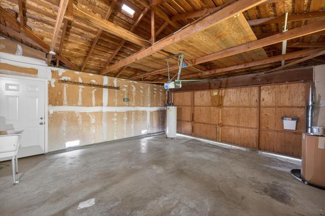 6742 Park Riviera Way, Sacramento, CA 95831