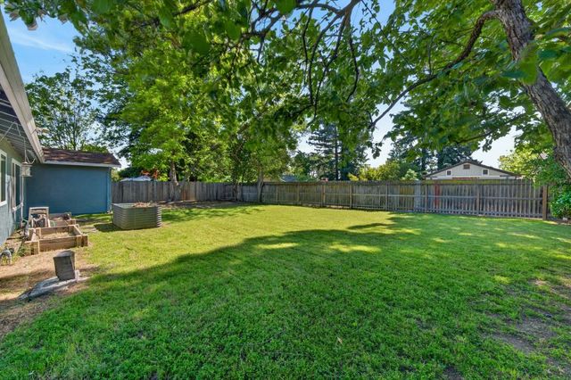 6742 Park Riviera Way, Sacramento, CA 95831