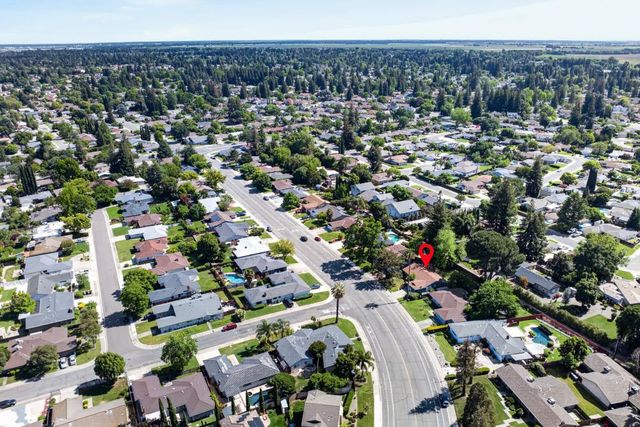 6742 Park Riviera Way, Sacramento, CA 95831