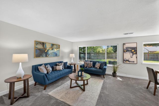 6742 Park Riviera Way, Sacramento, CA 95831